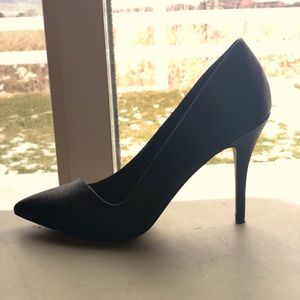 Aldo black pumps